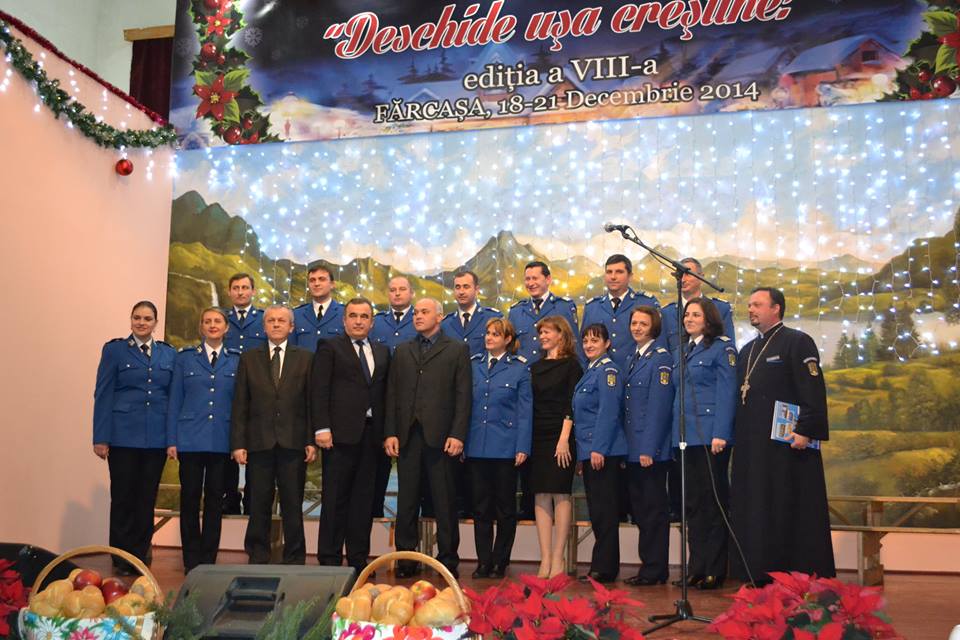 Corul Jandarmeriei Maramureş prezent la Festivalulul de colinde „Deschide uşa creştine” din comuna Fărcaşa