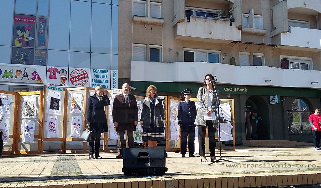 Zeci de elevi la lansarea campaniei „Alege conştient”
