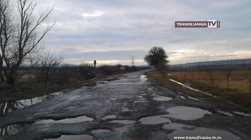 Fostele drumuri Județene rămân la fel, adica poteci