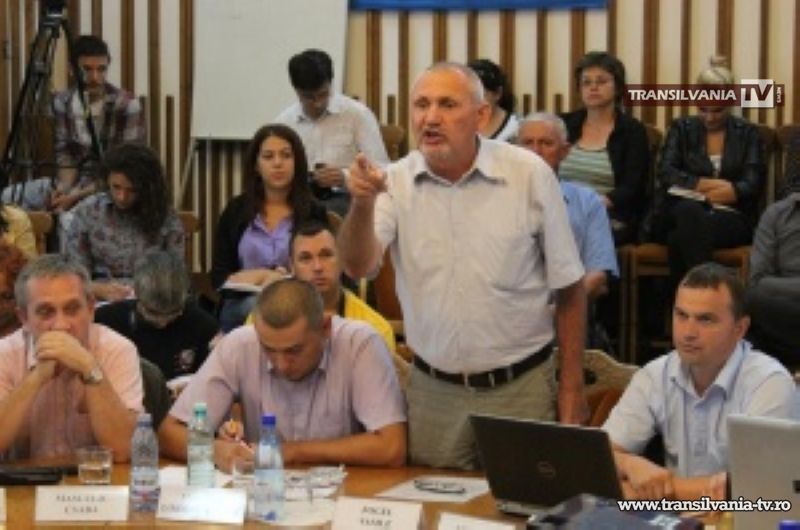 Lotzi Fogel loveşte din nou! Schimb dur de replici cu primarul.