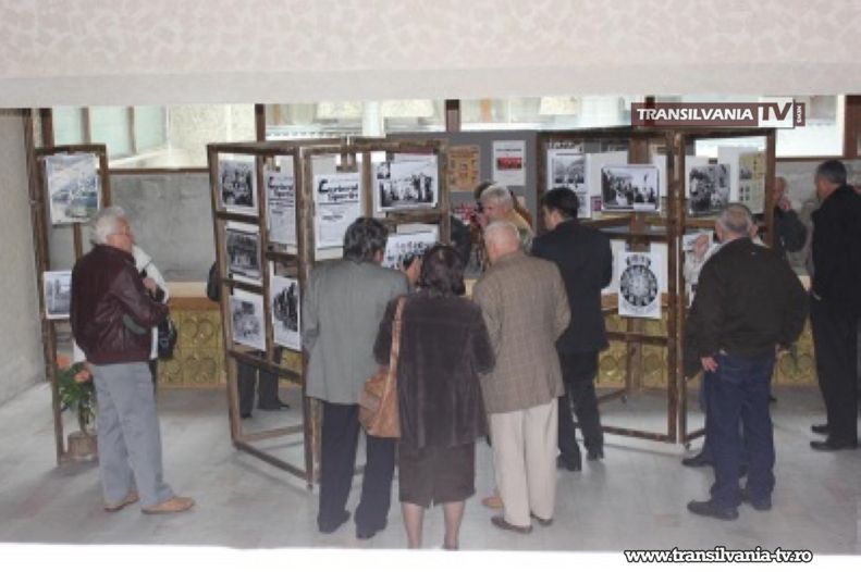 Expoziția „Hai băieții!” la Centrul Cultural „G.M. Zamfirescu”