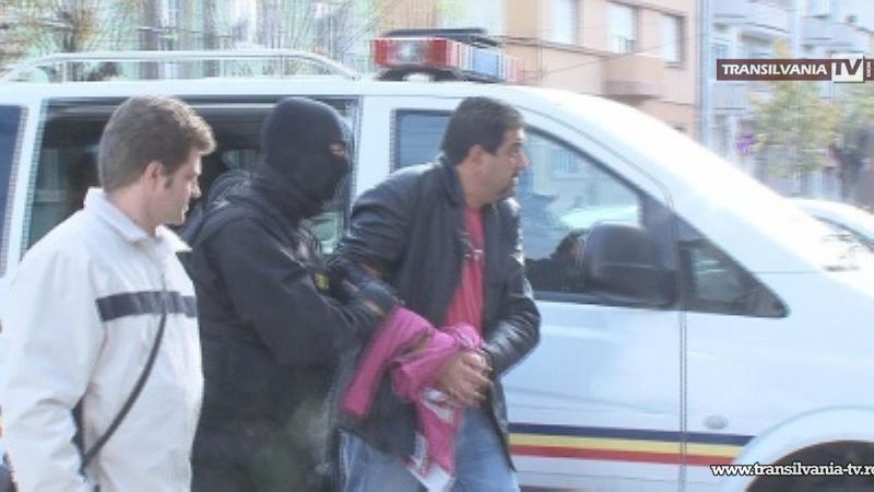 Patru țigani din Solidarității, prinși de mascați pentru cămătărie