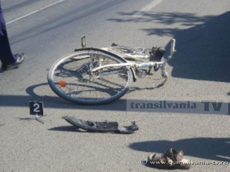 Biciclist accidentat grav în Dorolț