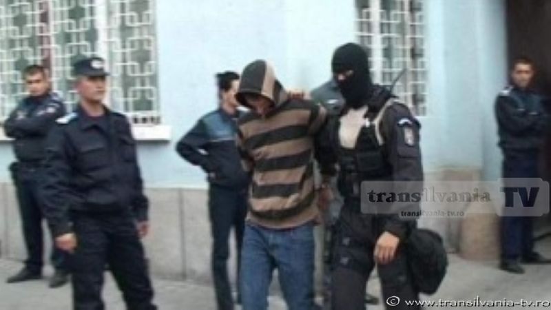 Traficanţi de droguri, trimişi în judecată de procurori