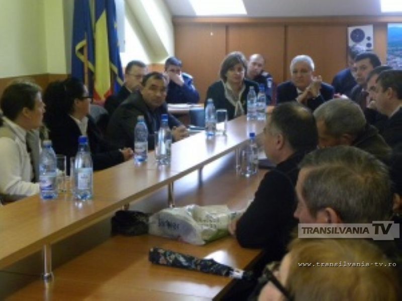 Prefectul a rezolvat problema drumului blocat la Negreşti