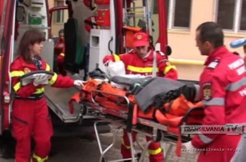 A traversat prin loc nepermis și a fost accidentată grav