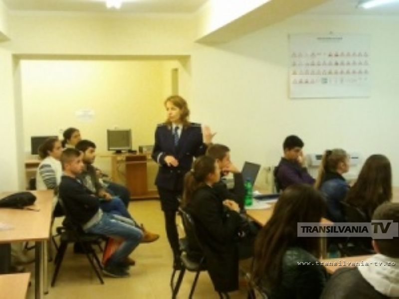 Acţiuni în cadrul proiectului „Tineri la Volan” la Şcoala de Şoferi AGO