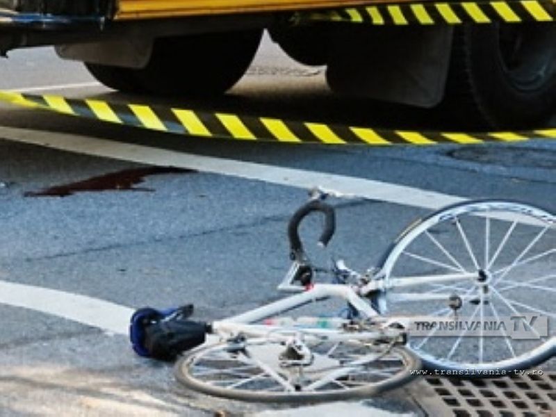 Un sârb a accidentat grav un biciclist şi a fugit