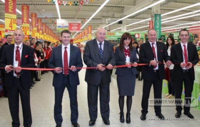 Auchan îşi deschide porţile