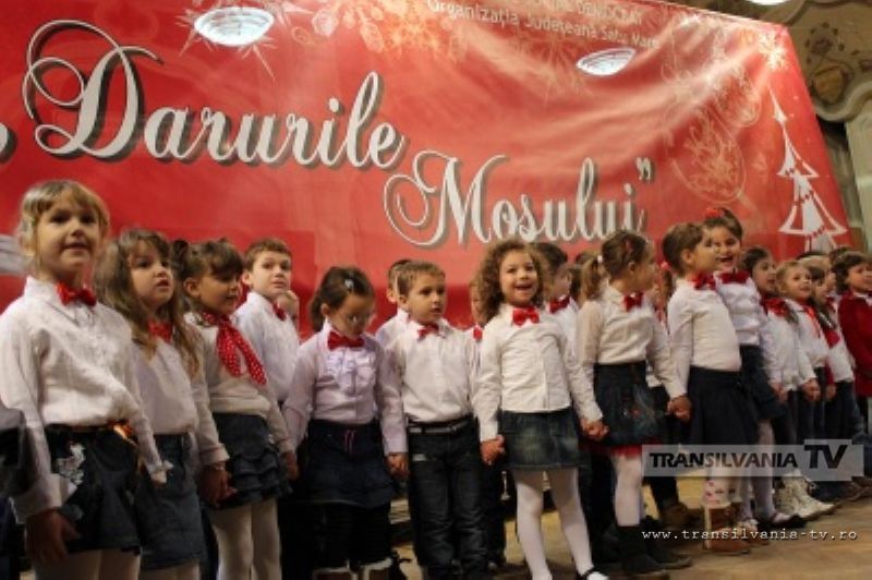 Moşul PSD a împărţit cadouri pentru copii (Galerie FOTO)