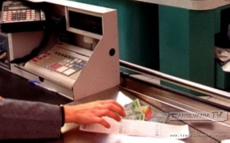 O femeie băută a furat bani dintr-o casă de marcat