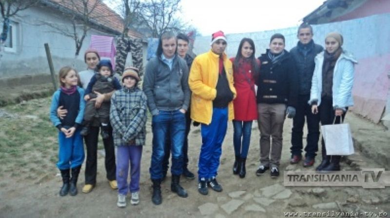 Tinerii liberali au oferit cadouri pentru 20 de familii din Ardud