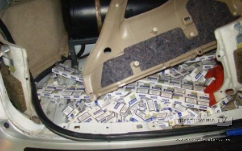 Poliţiştii au confiscat 860 pachete de ţigări de contrabandă
