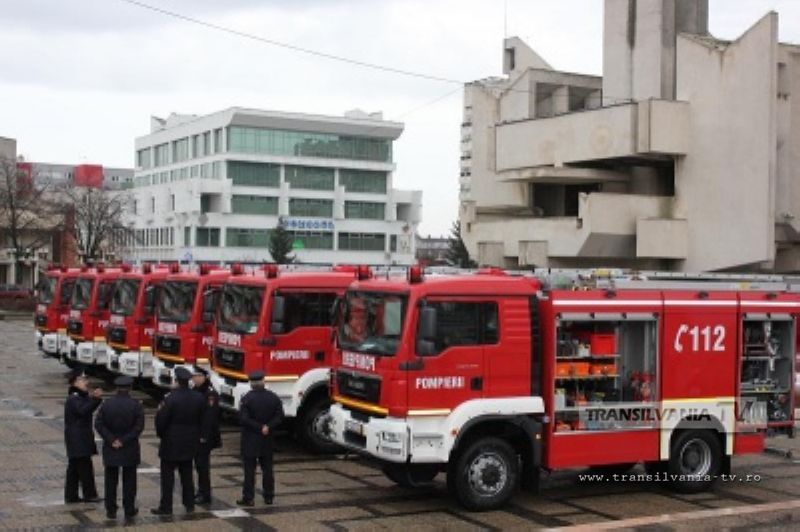 Autospeciale noi de intervenţie pentru pompierii din şase judeţe
