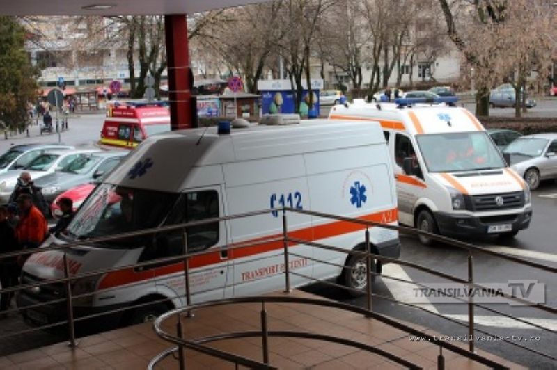 Un tânăr din Livada a murit după ce și-a băgat un cuțit în burtă