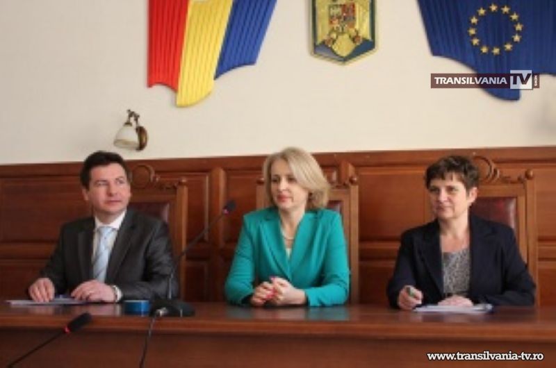 Judecătorii sătmăreni au avut mai puţin de lucru în 2013