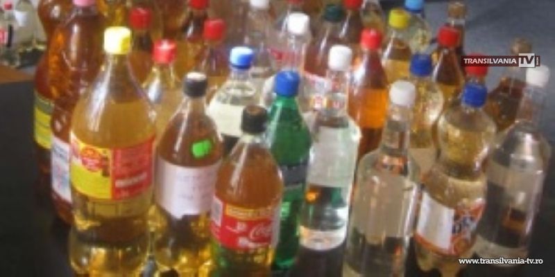 Polițiștii au depistat un tânăr care transporta 200 litri de țuică