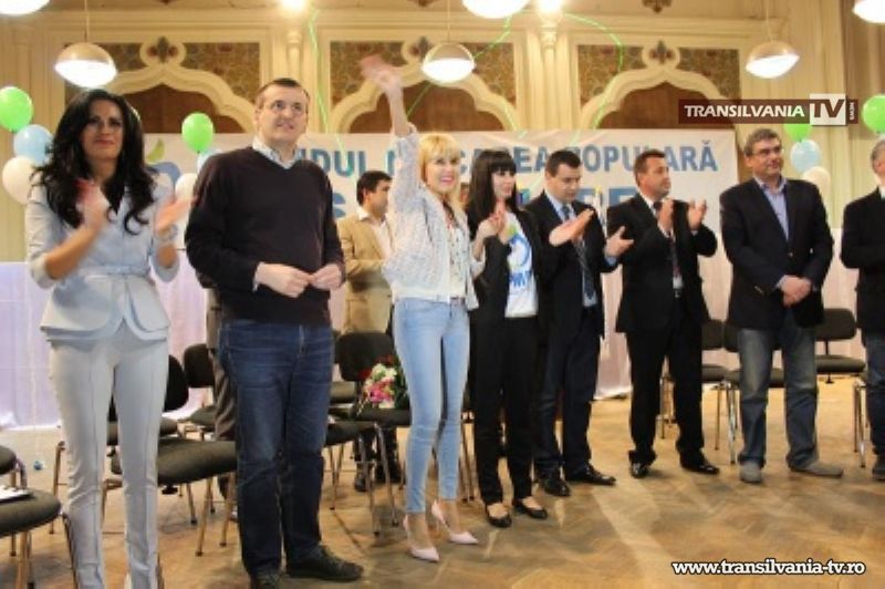 Elenele din PMP au venit la Satu Mare s-o susţină pe Laura Bota