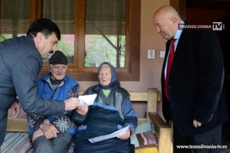 Primăria Satu Mare a premiat 30 de cupluri la 50 de ani de căsnicie