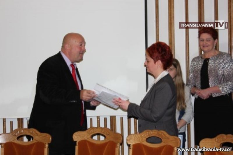 Primăria Satu Mare a premiat 26 de elevi olimpici și 20 de profesori