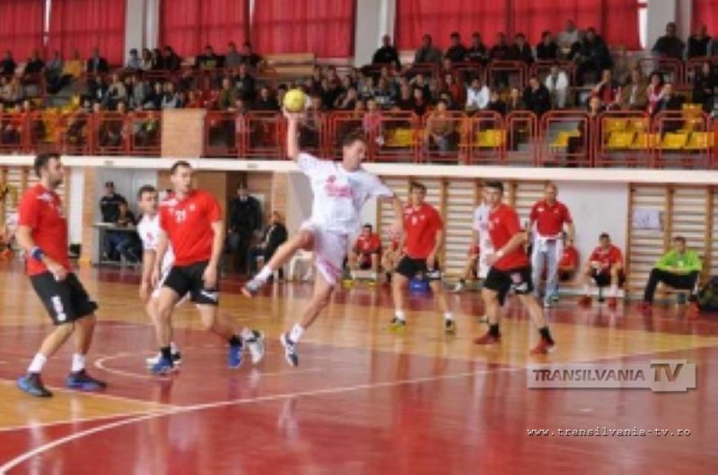 Victorie ușoară pentru handbaliști