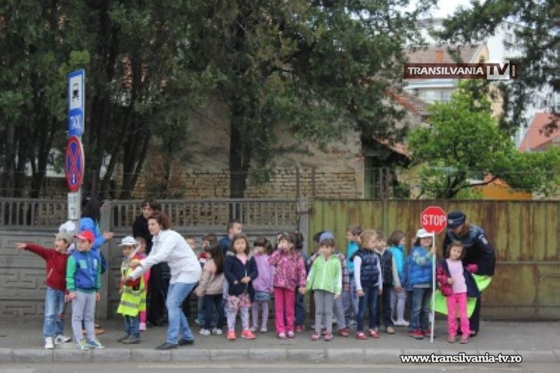 Copiii de la „Drumbrava Minunată” au dirijat circulația