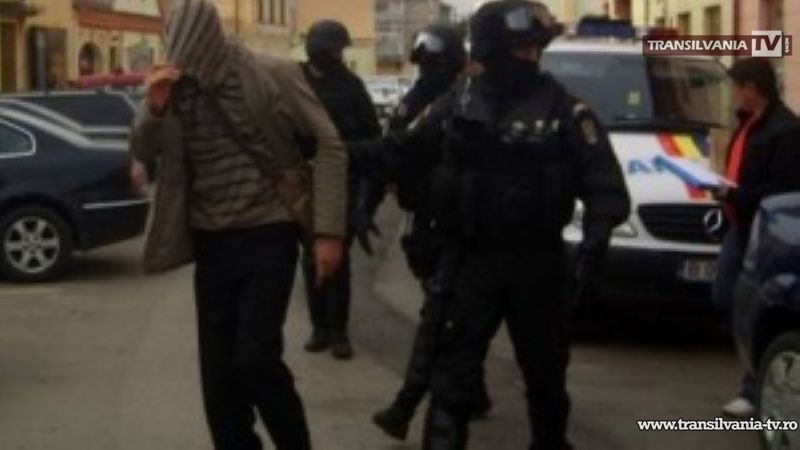 Doi cetățeni moldoveni, expulzați din țară de polițiștii sătmăreni