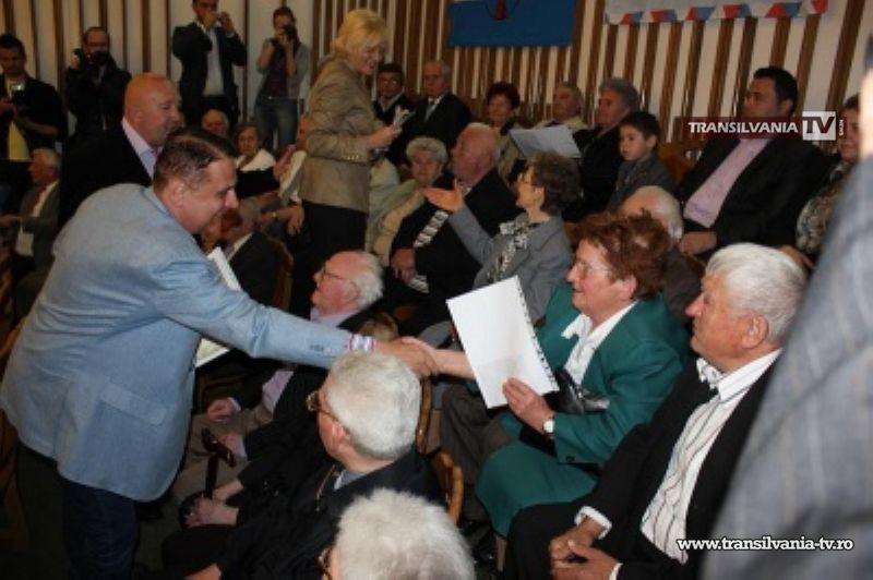 Primăria Satu Mare a premiat 15 „cupluri de aur”