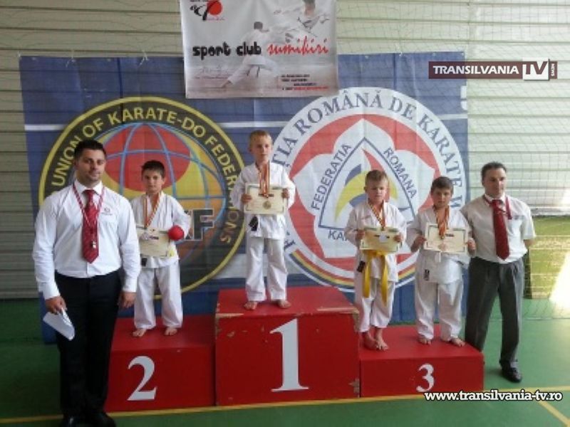 Nouă medalii pentru karateka CSM la Cupa Hermannstadt