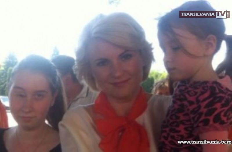 Andreea Paul solicită ajutor pentru o fetiţă bolnavă