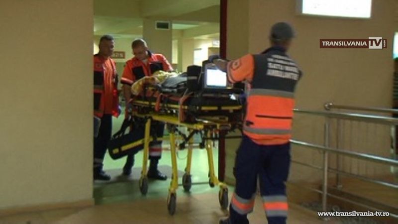 Explozie la ștrandul din Acâș. Răniți transportați cu avionul la București.