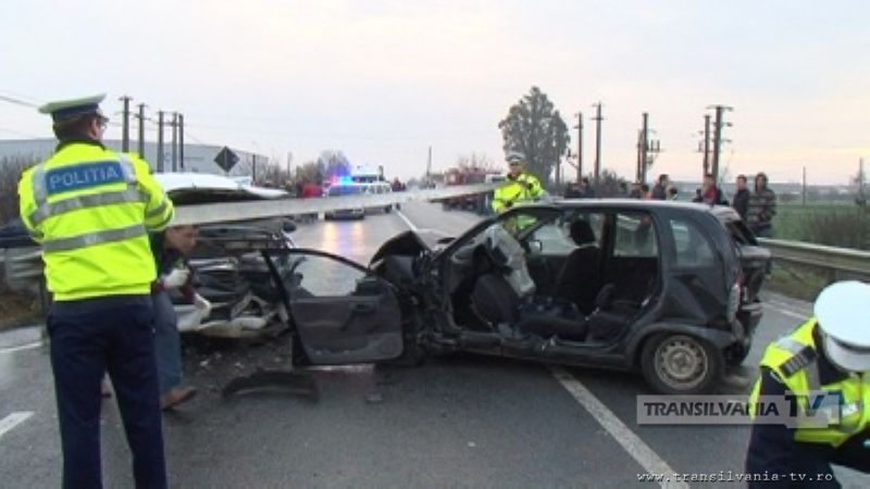 Accident cu trei mașini pe Drumul Careiului. Un șofer a fost rănit grav.(Galerie FOTO)