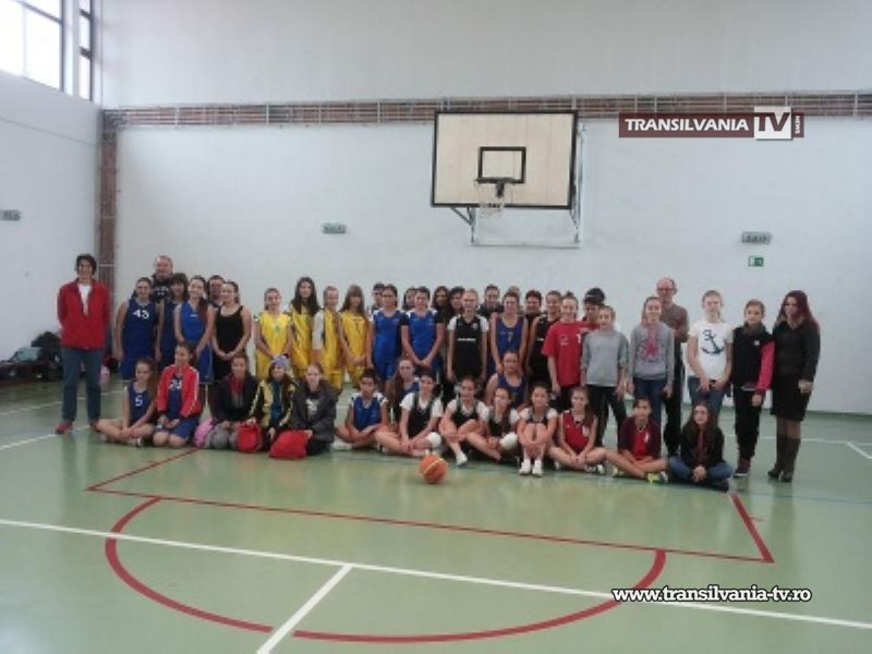 Competiţie de streetball la Colegiul Naţional „Ioan Slavici”