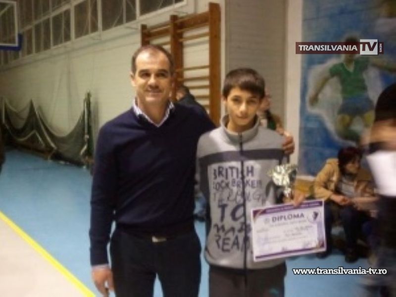 Fotbalistul Tony Kanalosla lotul național U17