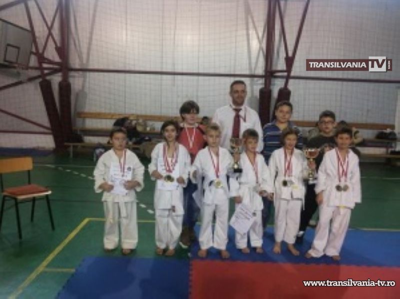 Secția de karate inițiază o nouă grupă de începători adresată copiilor