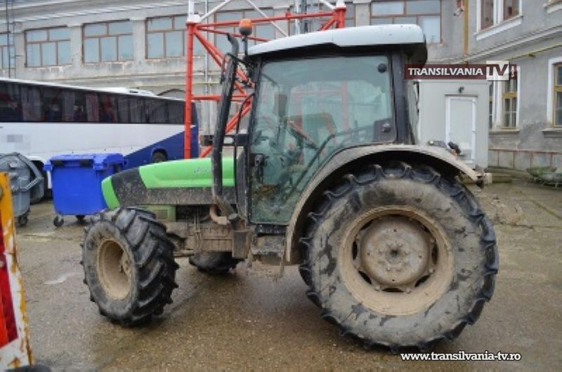 Poliţiştii de frontieră au depistat un tractor furat din Italia