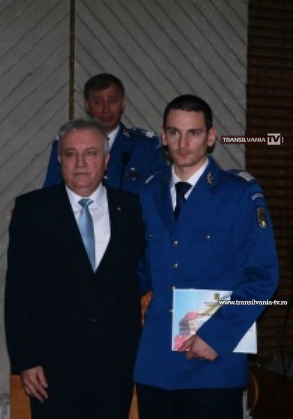 Jandarmul-erou Adrian Tătar, felicitat de prefectul județului