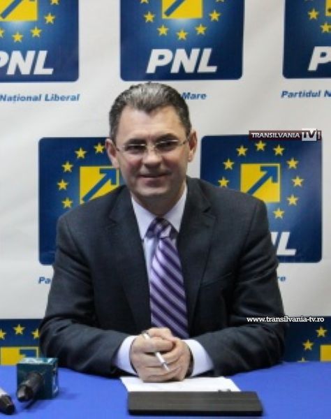 Petre Mureşan: „Bugetul judeţului este axat pe brizbrizuri şi obeliscuri”