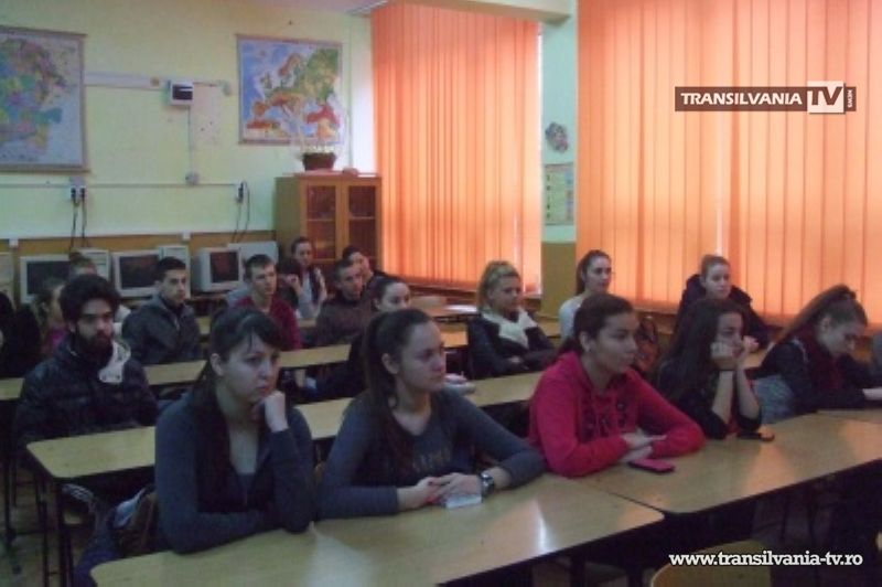 Campanie de prevenire a consumului de droguri în școlile sătmărene