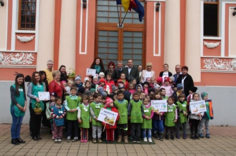 Preșcolarii s-au bucurat de „Concursul de pictat pe ou”