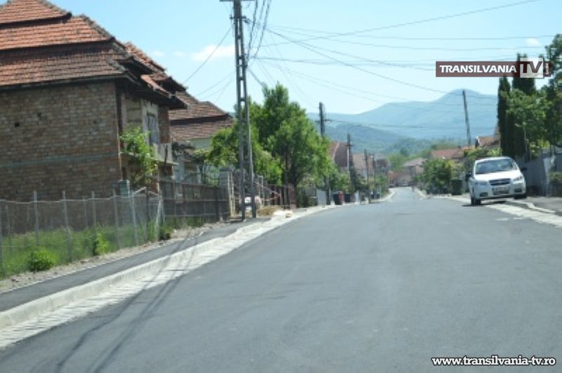 S-a finalizat asfaltarea străzii Cornetului din Negrești-Oaș