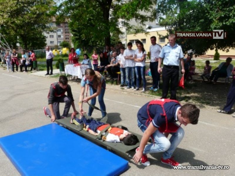 Liceul de Arte a câștigat concursul „Cu viața mea apăr viața”