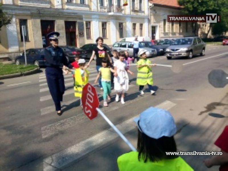 Polițiștii sătmăreni organizează activități dedicate copiilor