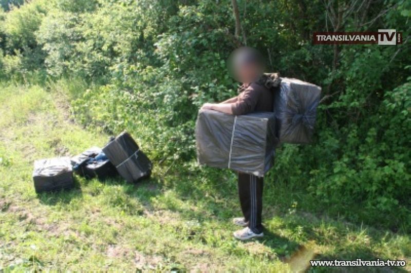 Polițist de frontieră lovit de un contrabandist de țigări