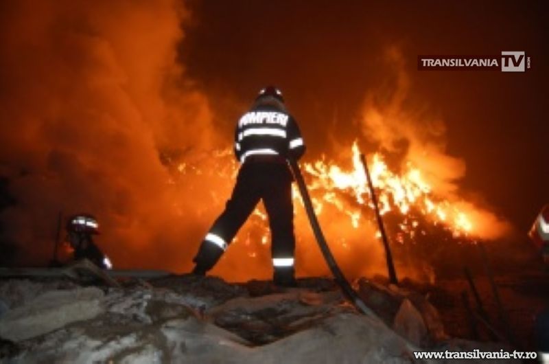 Două incendii diferite izbucnite în același timp