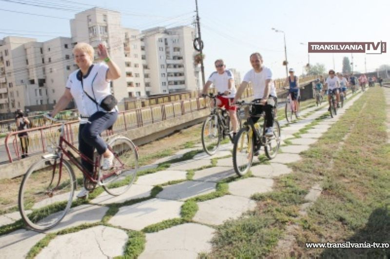 Cu bicicletele şi caiacele la Festivalul Merelor din Csenger