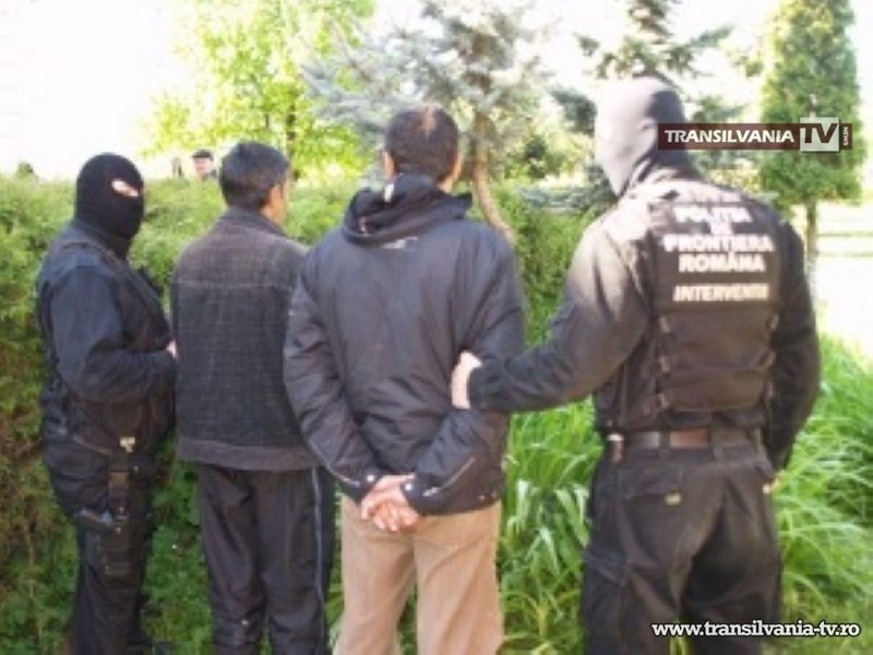 Doi cetăţeni pakistanezi au vrut să intre ilegal în România