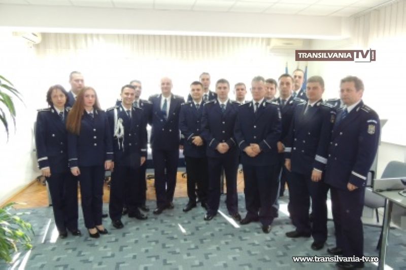 Polițiștii au fost avansați în grad cu ocazia Zilei Naționale a României