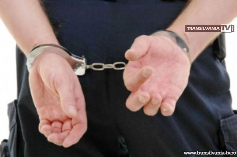 Urmărit general reţinut la intrarea în România cu document fals