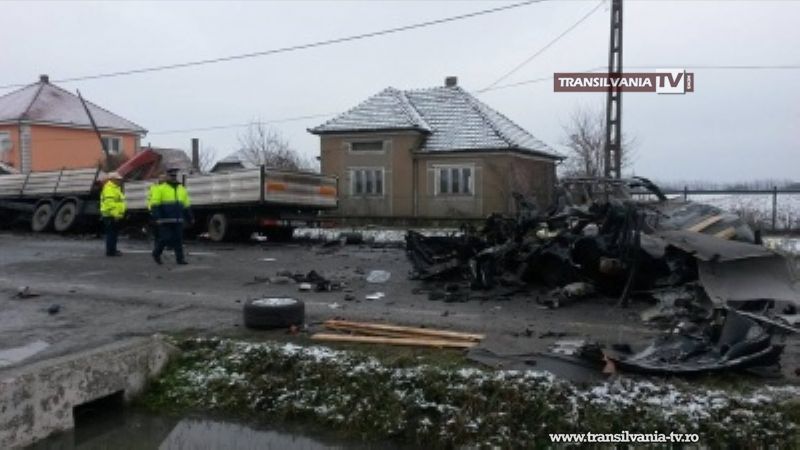 Accident oribil la Mădăras. O tânără șoferiță a decedat.